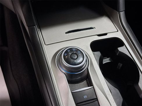 Used 2023 Ford Explorer XLT image 16