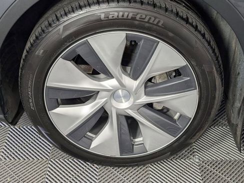 Used 2021 Tesla Model Y Long Range AWD/4WD image 8