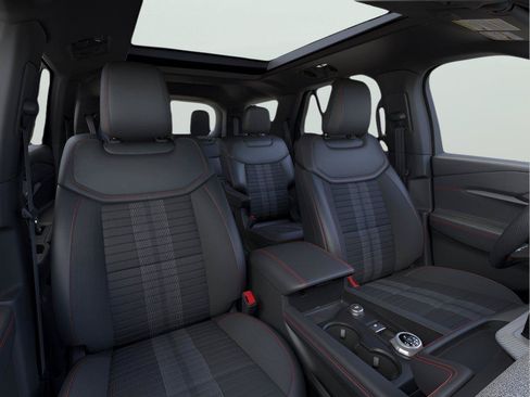 New 2026 Ford Explorer ST-Line w/ ST-Line Street Pack AWD/4WD image 10