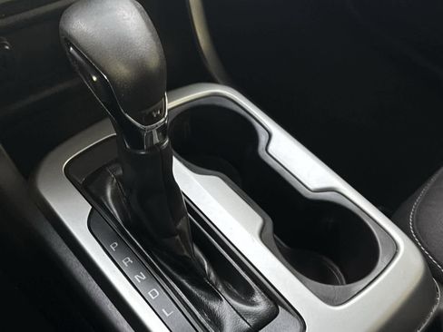 Used 2022 Chevrolet Colorado LT w/ LT Convenience Package image 19