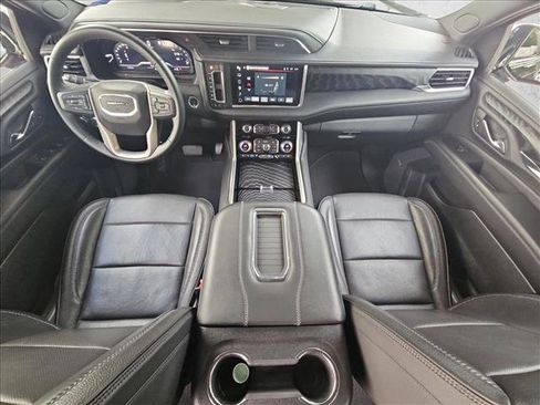 Used 2024 GMC Yukon Denali AWD/4WD image 16