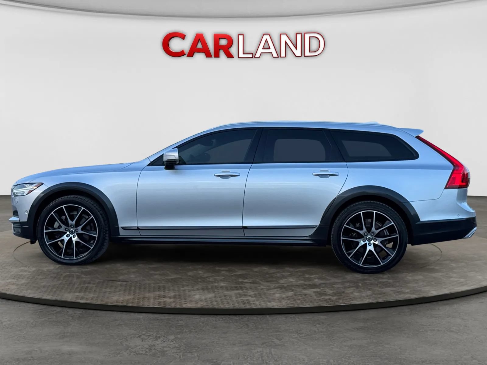 Used 2018 Volvo V90 T6 Cross Country w/ Convenience Package AWD/4WD image 2