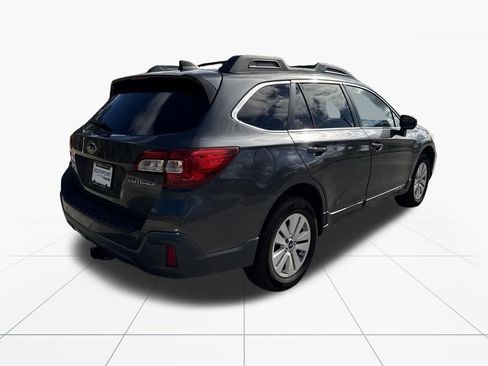 Used 2018 Subaru Outback 2.5i Premium image 9