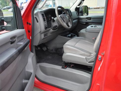 Used 2015 Nissan NV 2500 SV w/ Technology Package image 15
