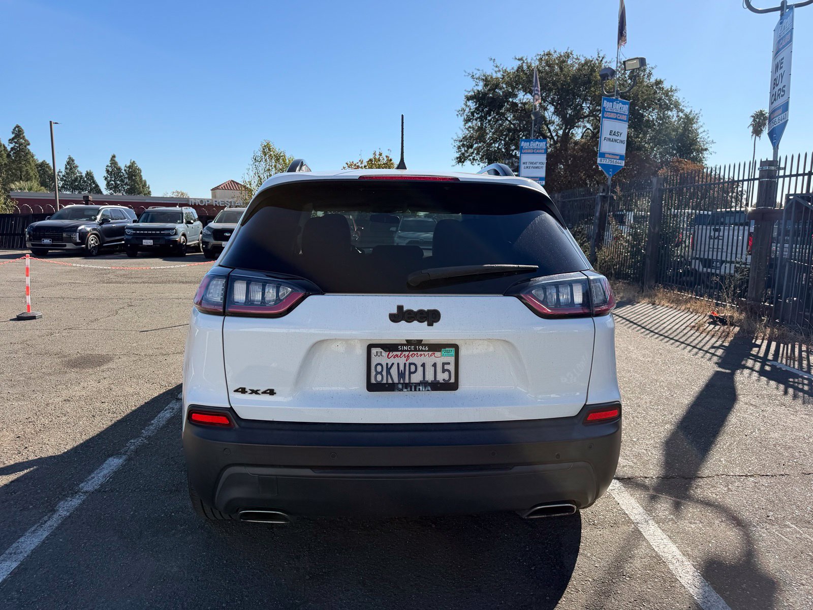 Used 2019 Jeep Cherokee Latitude Plus AWD/4WD image 4