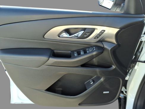 Used 2022 Chevrolet Traverse Premier w/ Redline Edition image 16