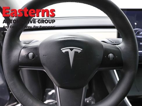 Used 2021 Tesla Model Y Long Range AWD/4WD image 10