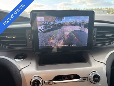 Used 2023 Ford Explorer XLT image 15