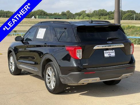 Used 2023 Ford Explorer XLT w/ Equipment Group 202A RWD image 6