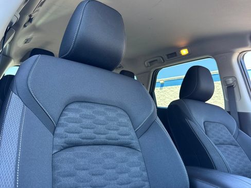 Used 2025 Nissan Pathfinder SV FWD image 19