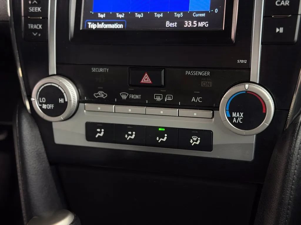 Used 2012 Toyota Camry SE FWD image 38