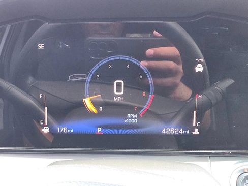 Used 2025 Chevrolet Trax LT FWD image 26