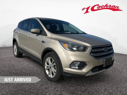 Used 2017 Ford Escape SE FWD image 1