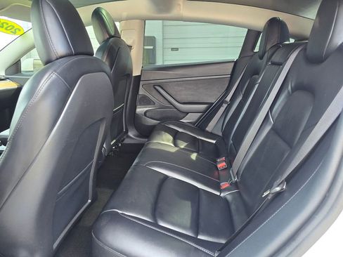 Used 2021 Tesla Model 3 Standard Range Plus RWD image 18