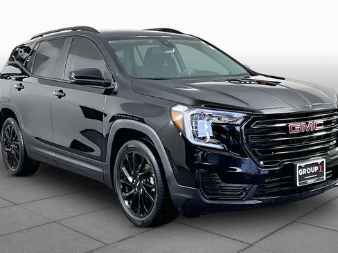 Used 2023 GMC Terrain SLE w/ Elevation Edition FWD image 3