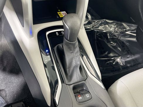 Used 2022 Toyota Corolla Cross LE image 16