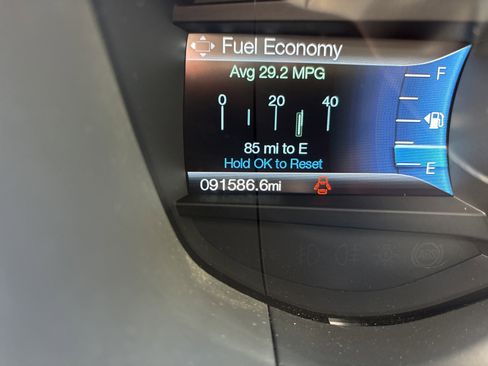 Used 2016 Ford Fusion SE w/ Equipment Group 202A image 22