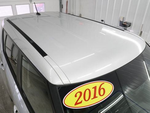 Used 2016 Kia Soul FWD image 2