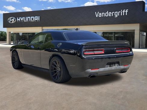 Used 2016 Dodge Challenger SRT Hellcat image 12