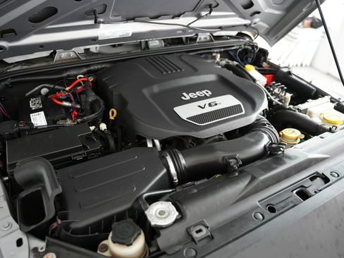 Used 2016 Jeep Wrangler Unlimited Sport w/ Quick Order Package 24S AWD/4WD image 46