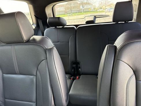 Certified 2023 Chevrolet Traverse RS w/ LPO, Floor Liner Package AWD/4WD image 27