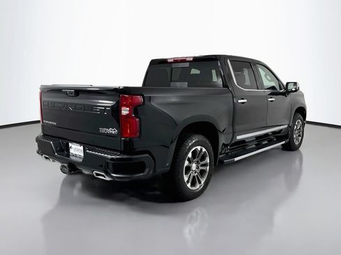 Used 2025 Chevrolet Silverado 1500 High Country AWD/4WD image 5