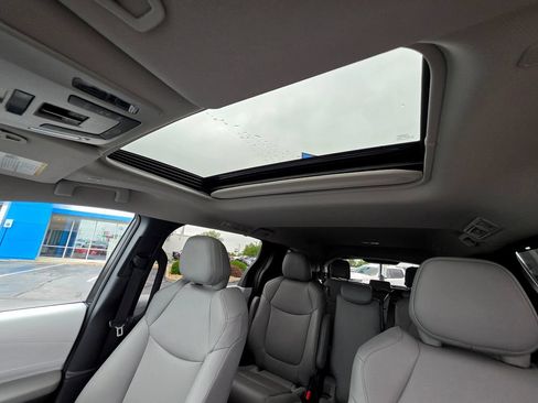 Used 2026 Toyota Sienna XLE FWD image 56