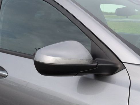 Used 2024 Chevrolet Trax LT FWD image 11