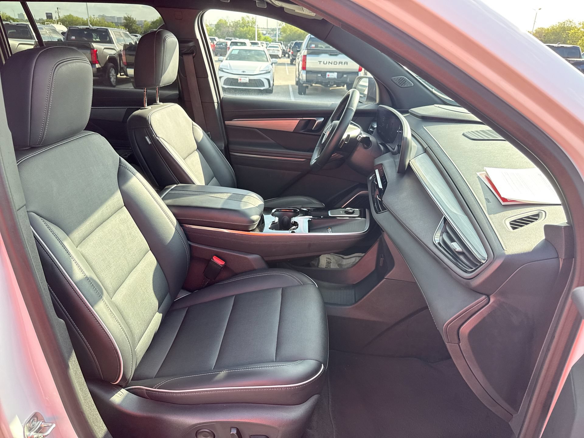 Used 2025 Buick Enclave Preferred FWD image 26
