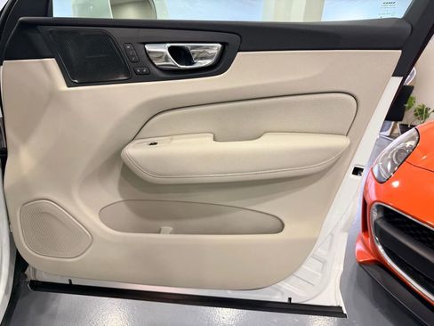 Used 2019 Volvo XC60 T5 Inscription image 34