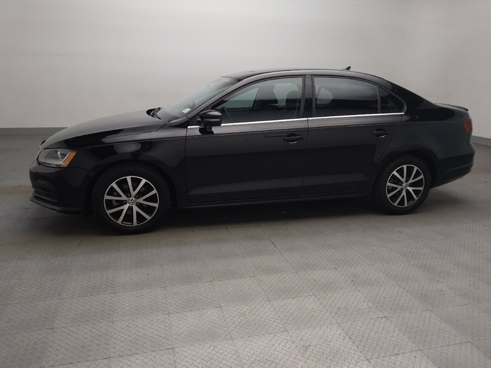 Used 2017 Volkswagen Jetta SE FWD image 2