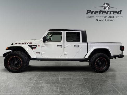 Used 2021 Jeep Gladiator Mojave AWD/4WD image 11