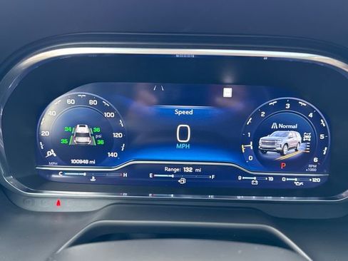 Used 2022 Chevrolet Suburban High Country w/ Max Trailering Package image 4