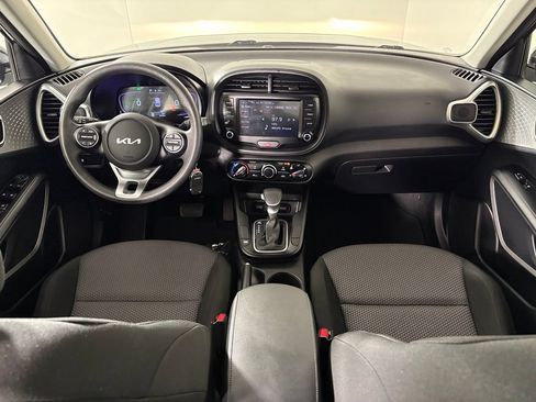 Used 2024 Kia Soul LX w/ Option Group 015 FWD image 31