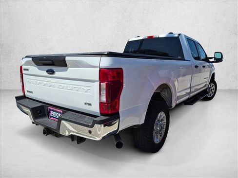 Used 2022 Ford F250 XLT AWD/4WD image 4