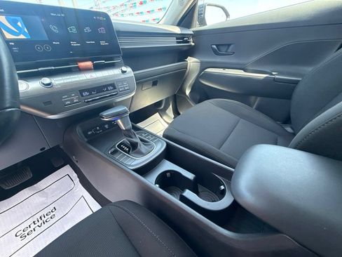 Used 2025 Hyundai Kona SEL FWD image 13