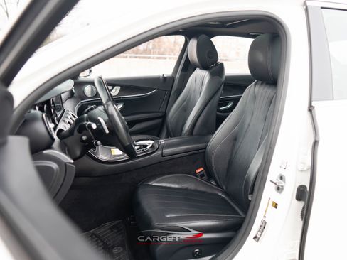 Used 2018 Mercedes-Benz E 300 4MATIC w/ Premium 1 Package image 16