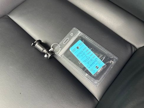 Used 2020 Tesla Model Y Long Range image 31