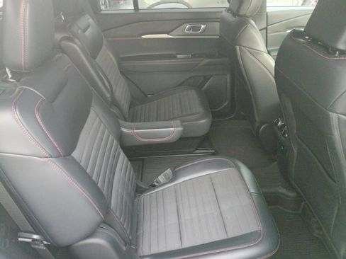 Used 2025 Ford Explorer ST-Line w/ Premium Package AWD/4WD image 6