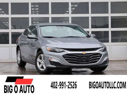 Used 2025 Chevrolet Malibu LS FWD image 1