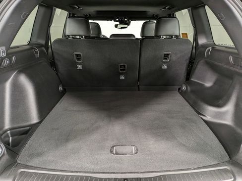 Certified 2024 Jeep Grand Cherokee Altitude image 11