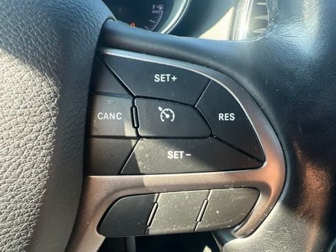 Certified 2020 Jeep Grand Cherokee Altitude AWD/4WD image 22