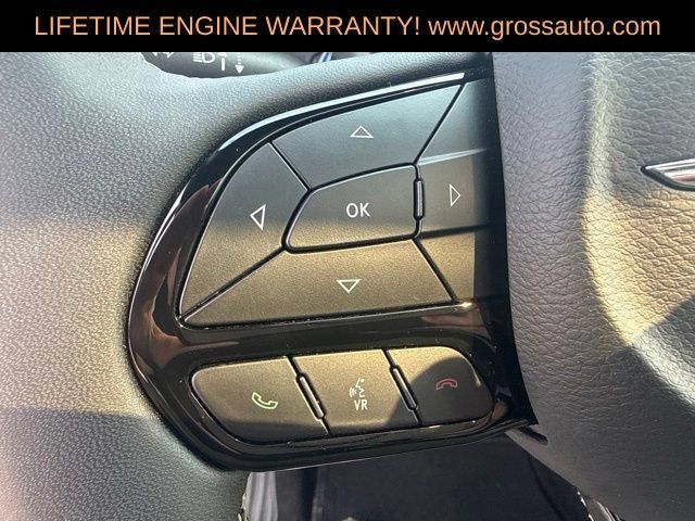 Used 2025 Chrysler Pacifica Limited FWD image 19
