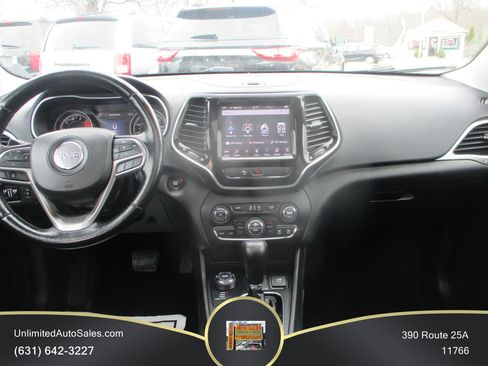 Used 2020 Jeep Cherokee Limited AWD/4WD image 7
