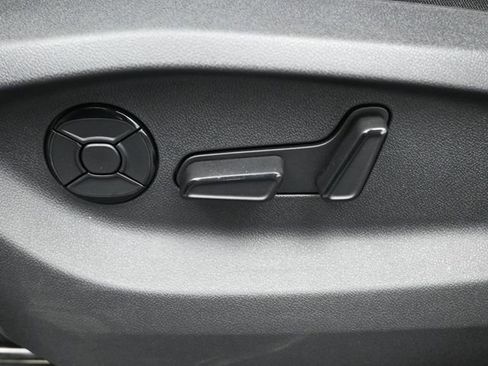 New 2026 Volkswagen Tiguan SE R-Line image 31