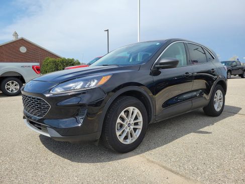 Certified 2022 Ford Escape SE w/ Convenience Package AWD/4WD image 2