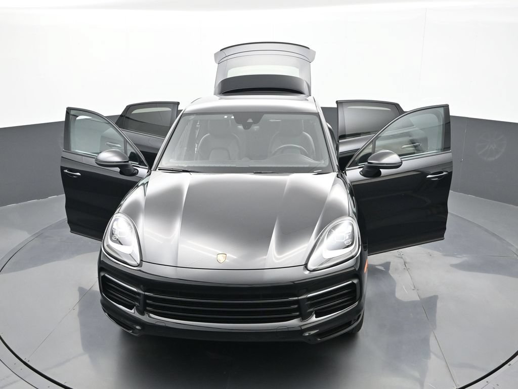 Certified 2023 Porsche Cayenne Coupe w/ Premium Package AWD/4WD image 32