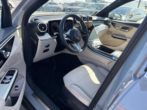 Used 2026 Mercedes-Benz GLC 300 image 9