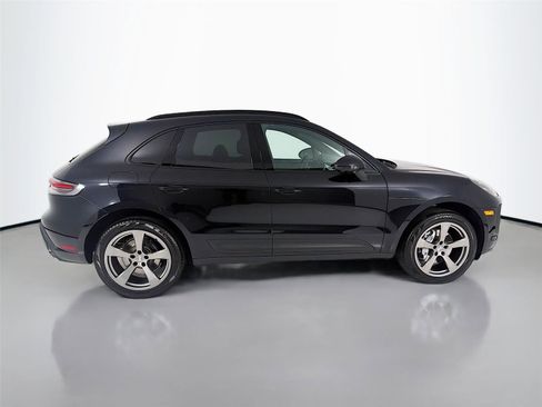 Used 2025 Porsche Macan AWD/4WD image 7