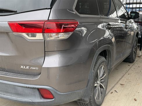 Used 2018 Toyota Highlander XLE image 6